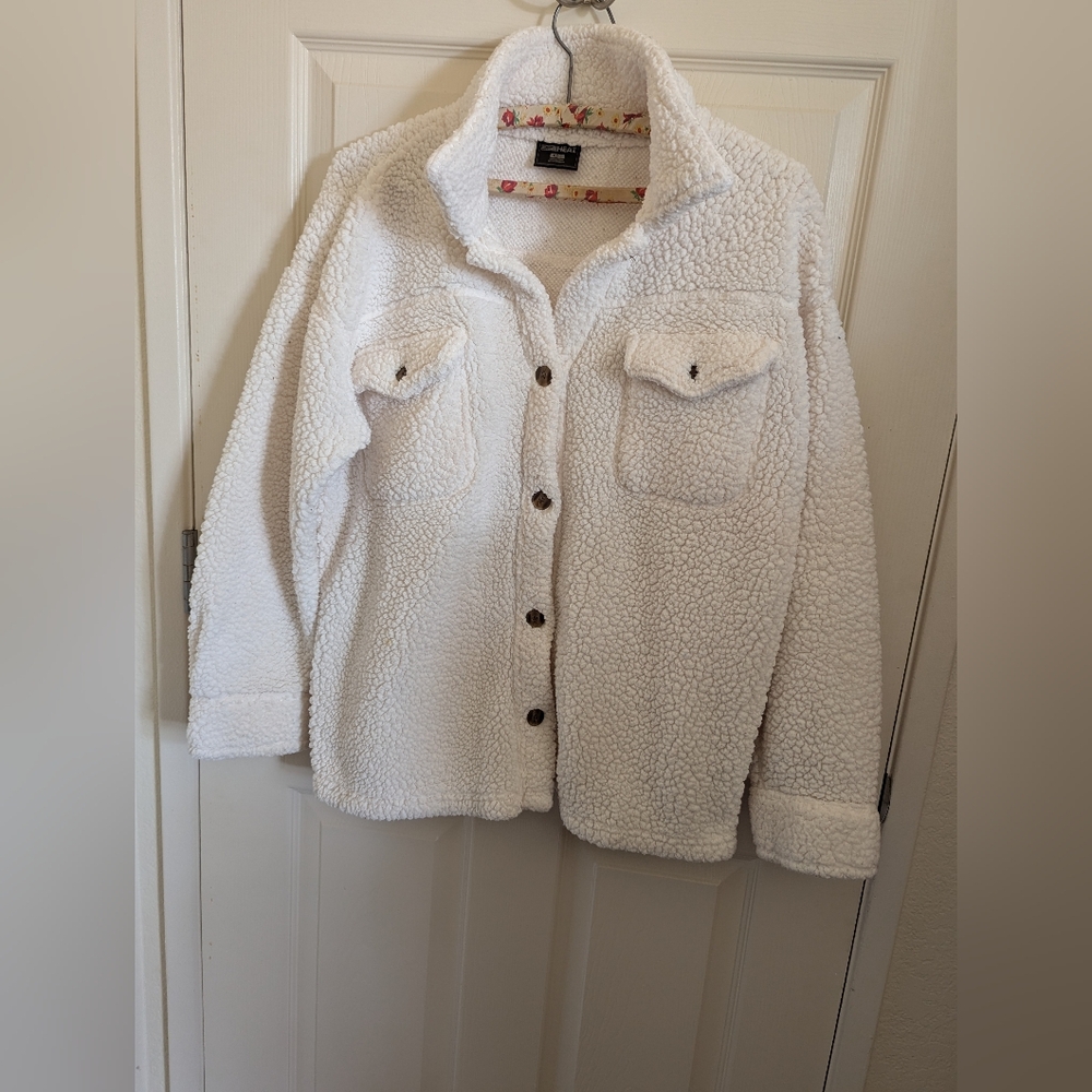 New Rarely Worn Cozy White Sherpa Light Weight Jacket Size XS- Small